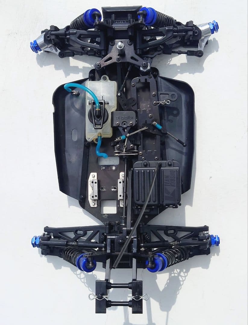 美品！京商 Inferno Neo 1/8GPシャーシ 3Pクラッチ一式付
