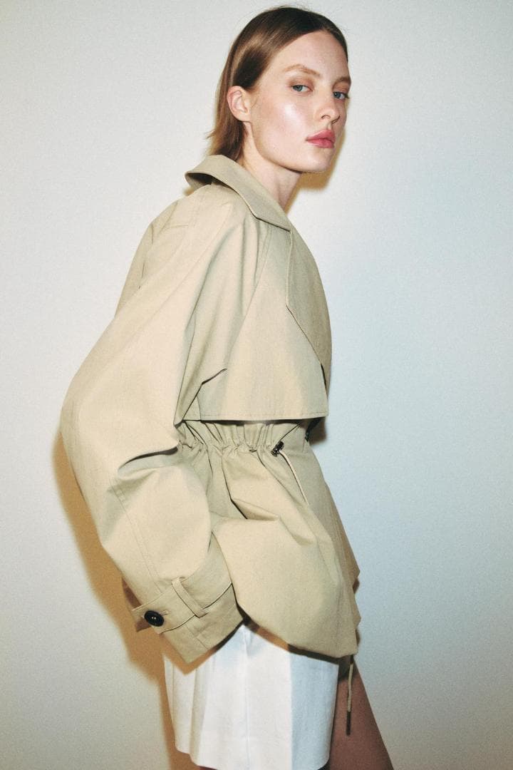 新品✨ ZARA 調節可能なウエスト ショートトレンチコート M