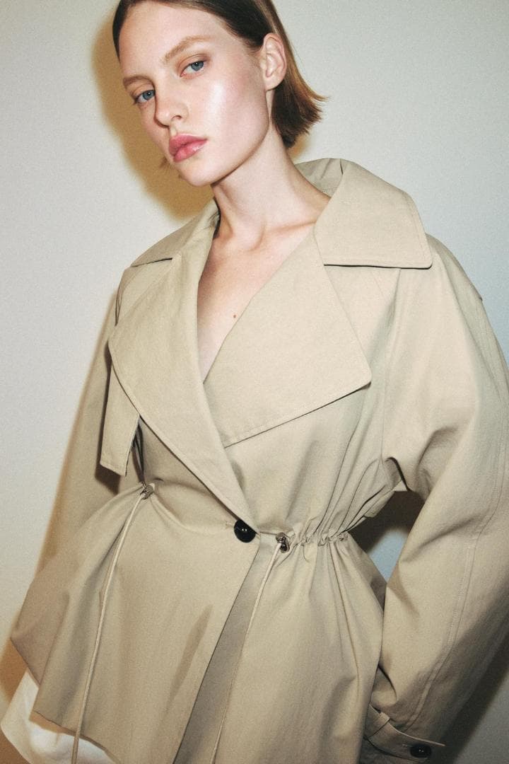 新品✨ ZARA 調節可能なウエスト ショートトレンチコート M