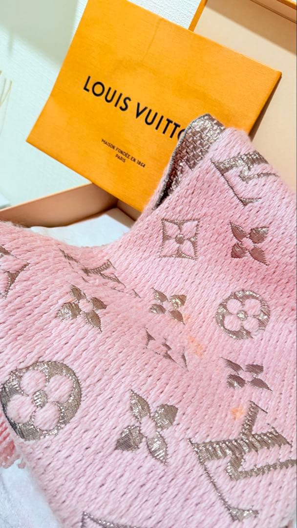 LOUIS VUITTON エシャルプマフラー ロゴマニア シャイン
