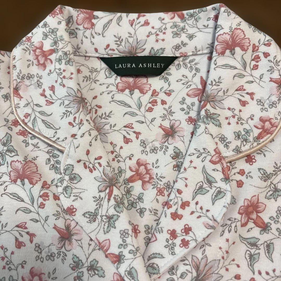 新品タグ付き【LAURA ASHLEY 】婦人パジャマ 長袖・長パンツ M