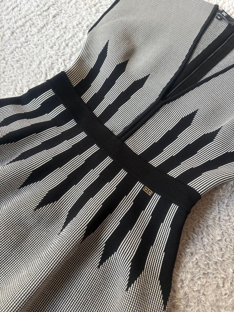 ELISABETTA FRANCHI Ｖネックフレンチスリーブニットドレス