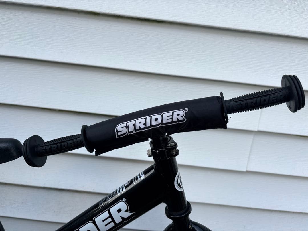 【美品】ストライダー スポーツモデル 12インチ ブラック 日本正規品 使用数回