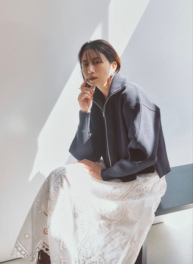 FORME ZIP KNIT CARDIGAN ネイビー　東原亜希さん