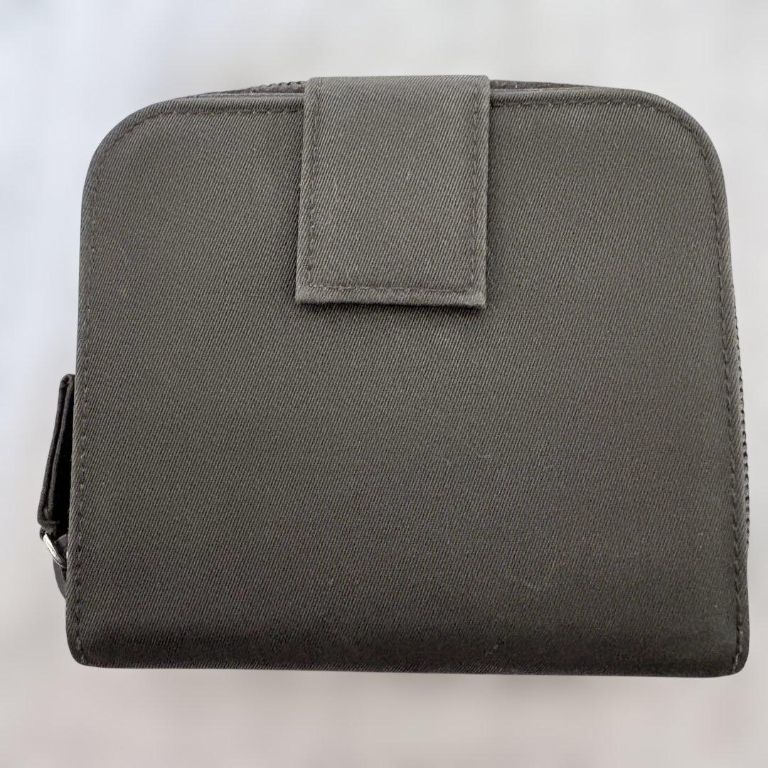 PRADA プラダ ナイロン 二つ折り 財布 高級感 ブラック 正規品 定番