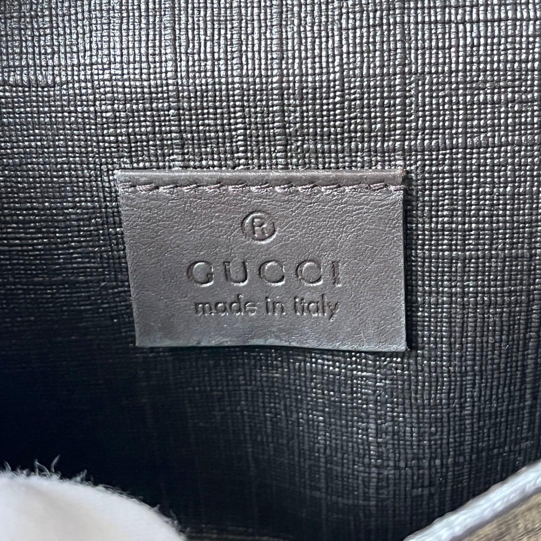 美品✨GUCCI グッチ　GGスプリーム　二つ折り財布　GGチャーム　ベージュ