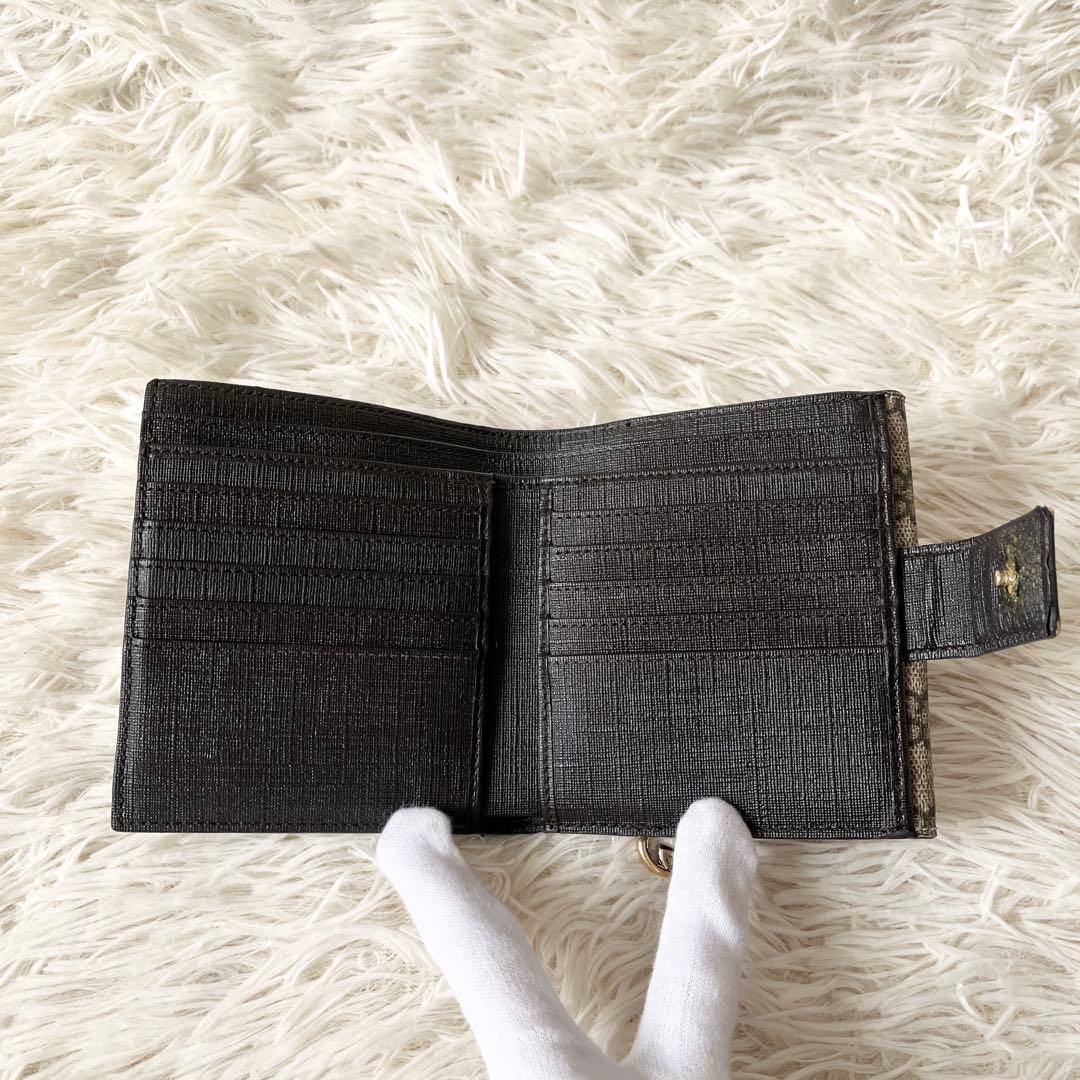 美品✨GUCCI グッチ　GGスプリーム　二つ折り財布　GGチャーム　ベージュ