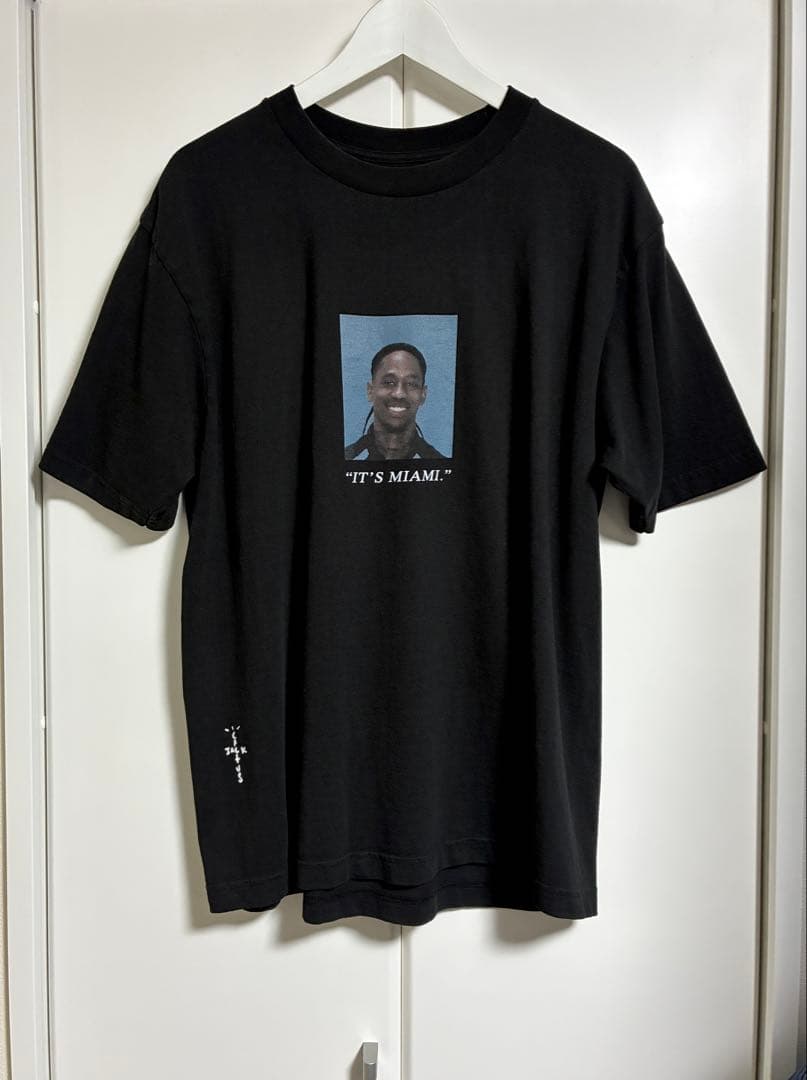 travis scott Tシャツ 正規品 NIKE supreme kanye