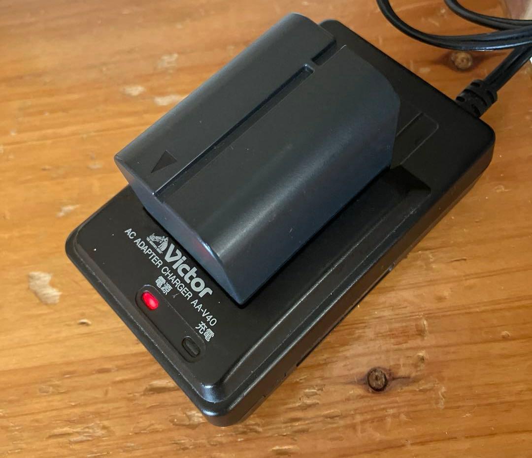 VictorJVC ビデオカメラ GR-DV3000 本体と付属品