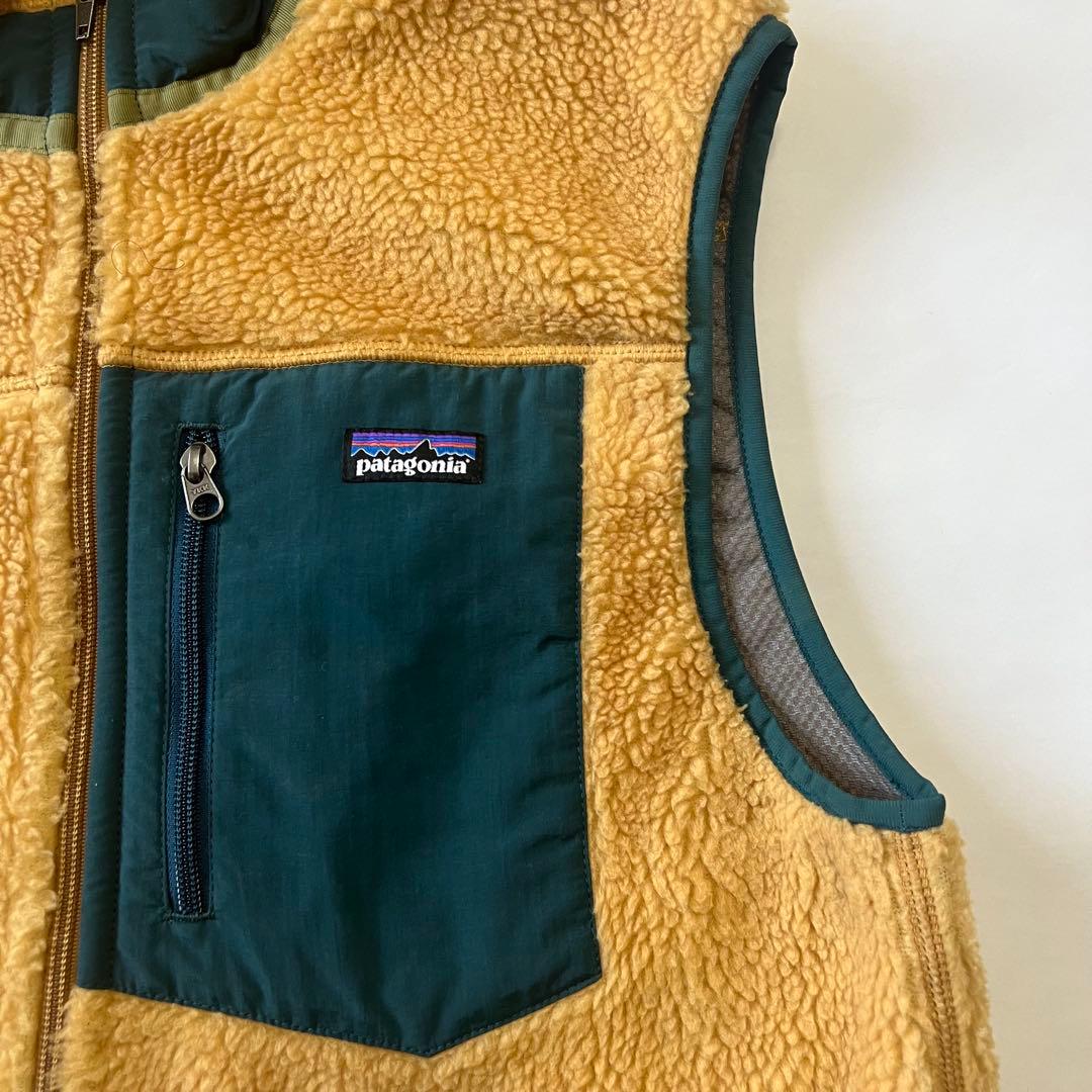 patagoniaパタゴニアクラシック レトロXベスト　ゴールド