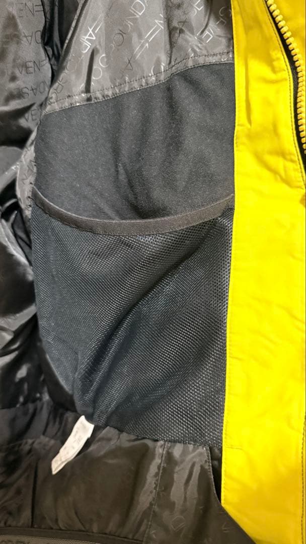 【未使用タグ付き】DESCENTE デサント　スノーボードウェア！