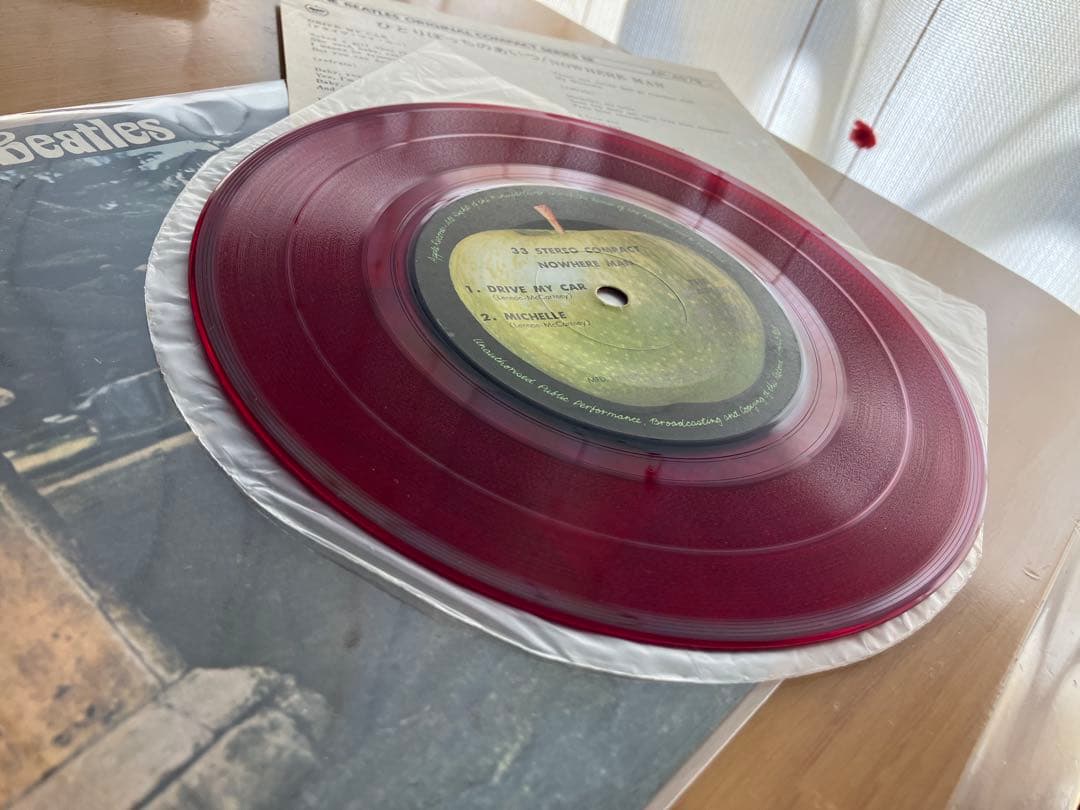 ビートルズ ニアミント赤盤　稀少赤盤　ひとりぼっちのあいつ