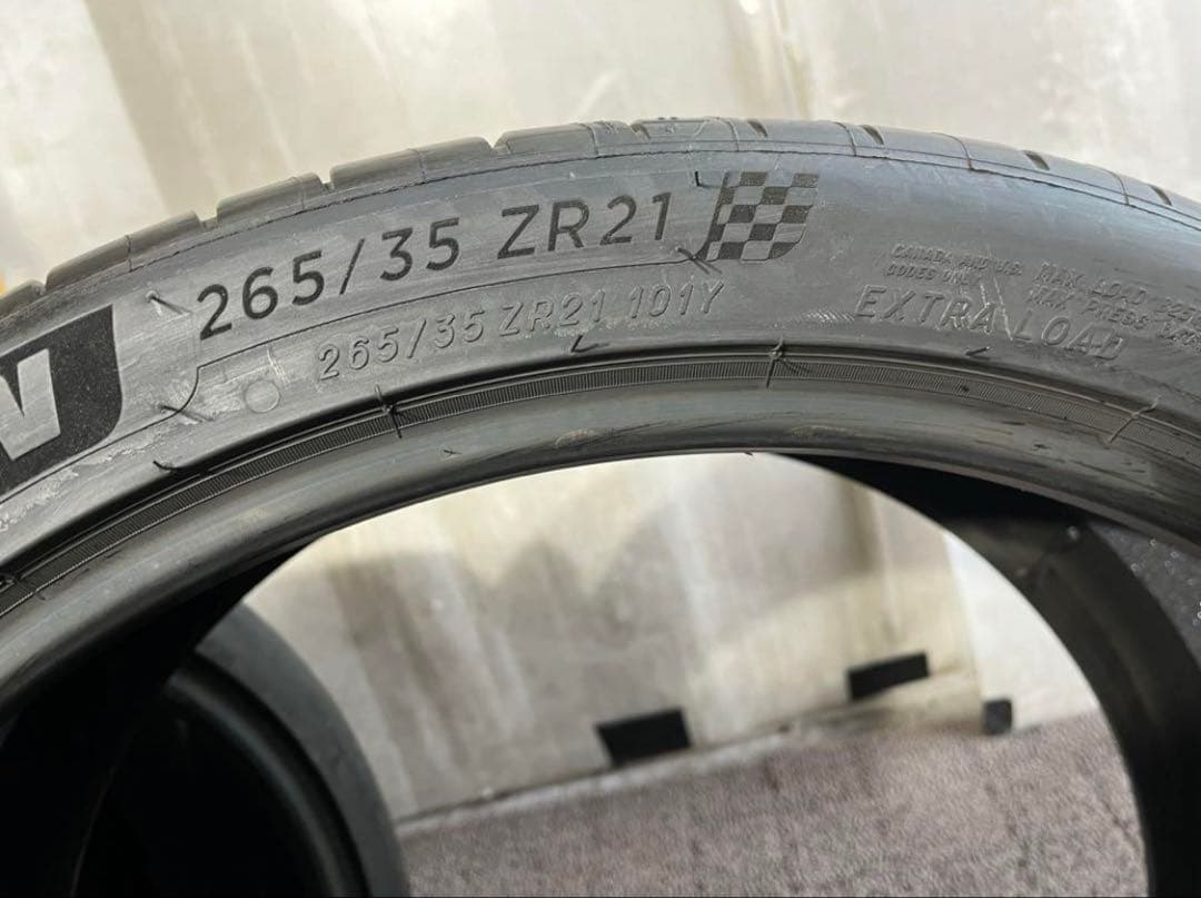 在庫セール！未使用品　265/35ZR21 ミシュラン　パイロットスポーツ4s