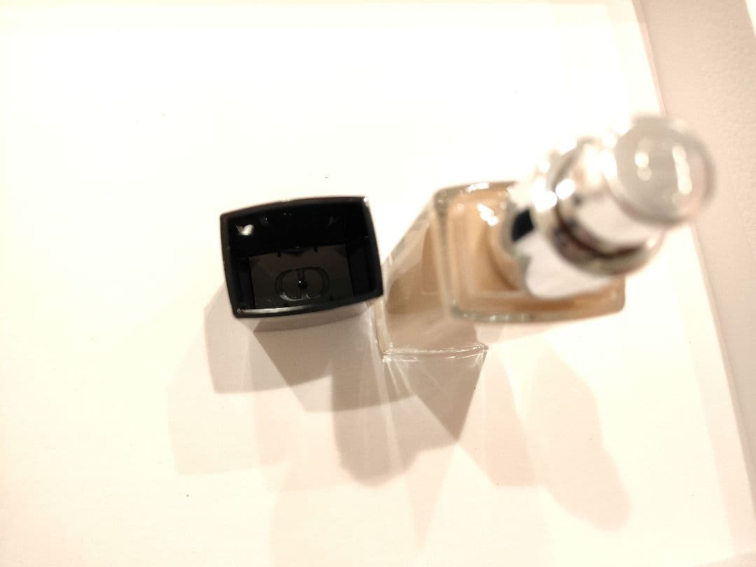 Dior フォーエバーフルイドグロウ　1N
