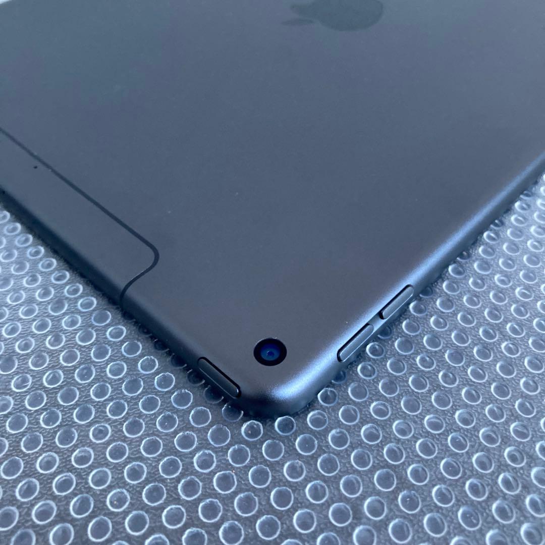 927 外観美品☆電池最良好☆iPad Air3 64GB SIMフリー☆