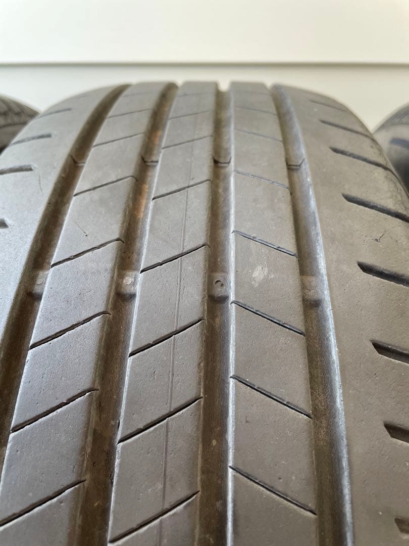②BRIDGESTONE TURANZA T005 215/60R17