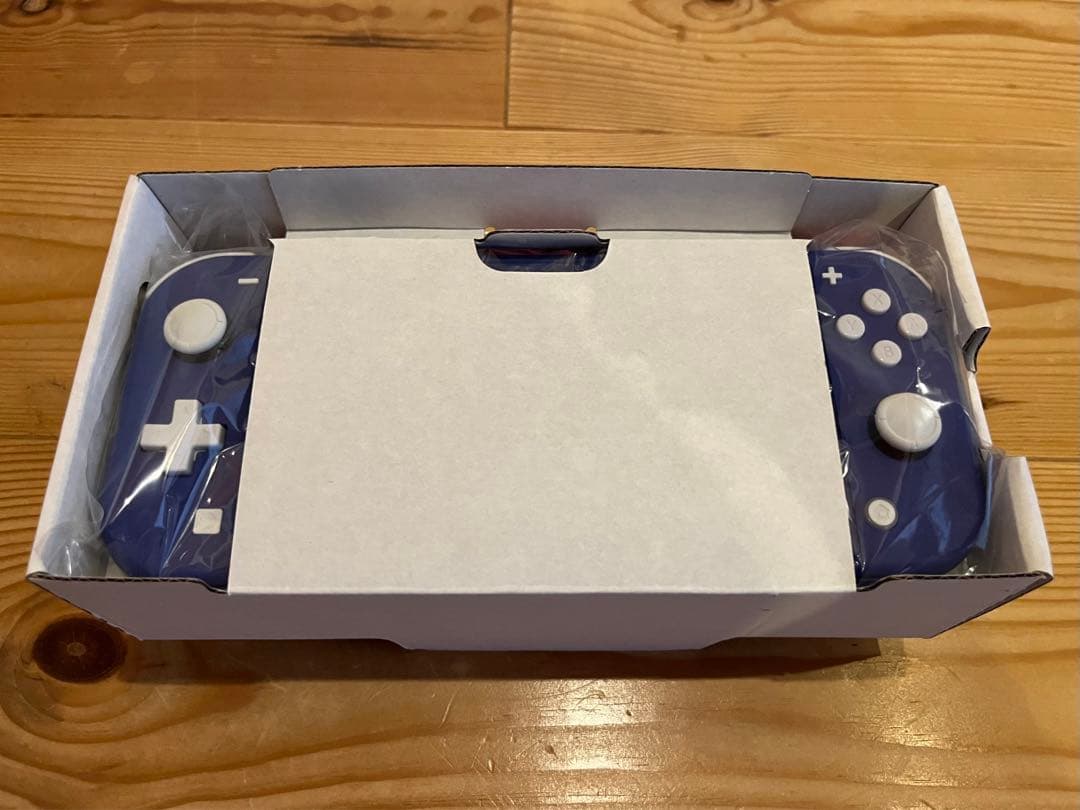 Nintendo Switch Lite パープル　ブルーノ