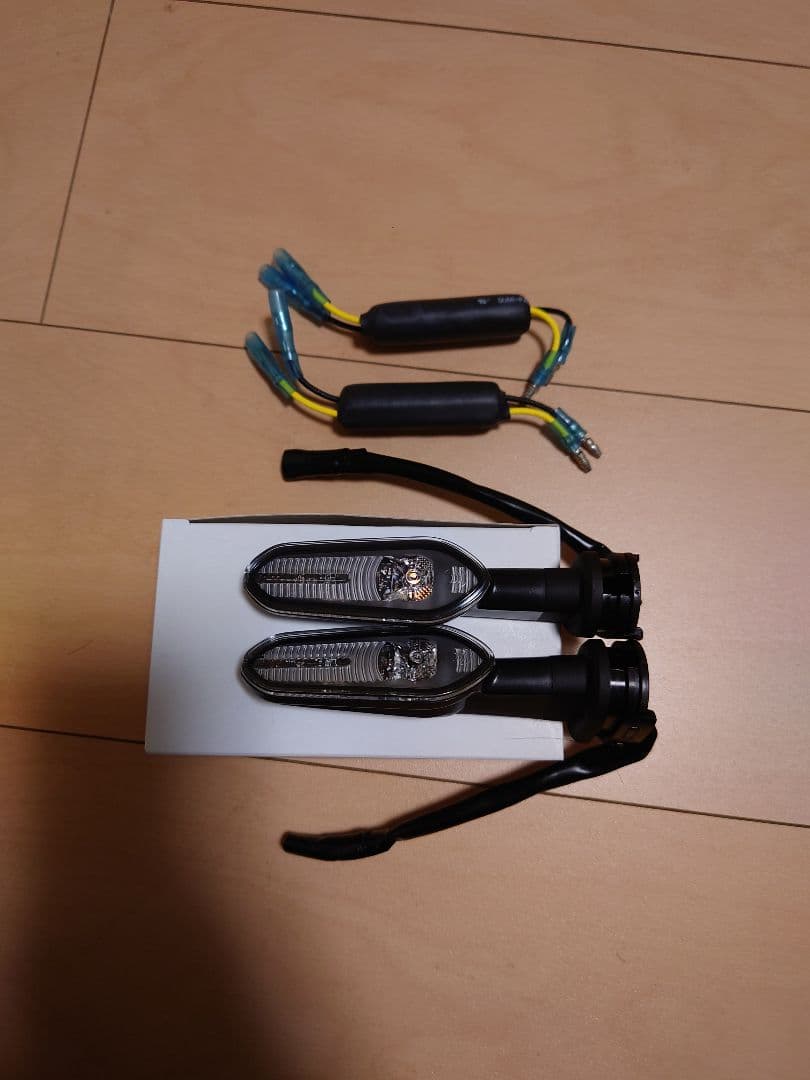 XSR900 2024 ウインカー　フロント，リヤ