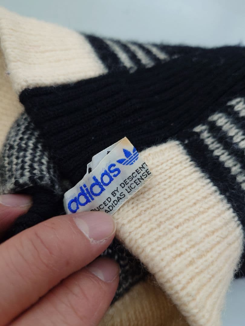 パリタ着用 80s adidas トレフォイル BABYMONSTER　ニット帽