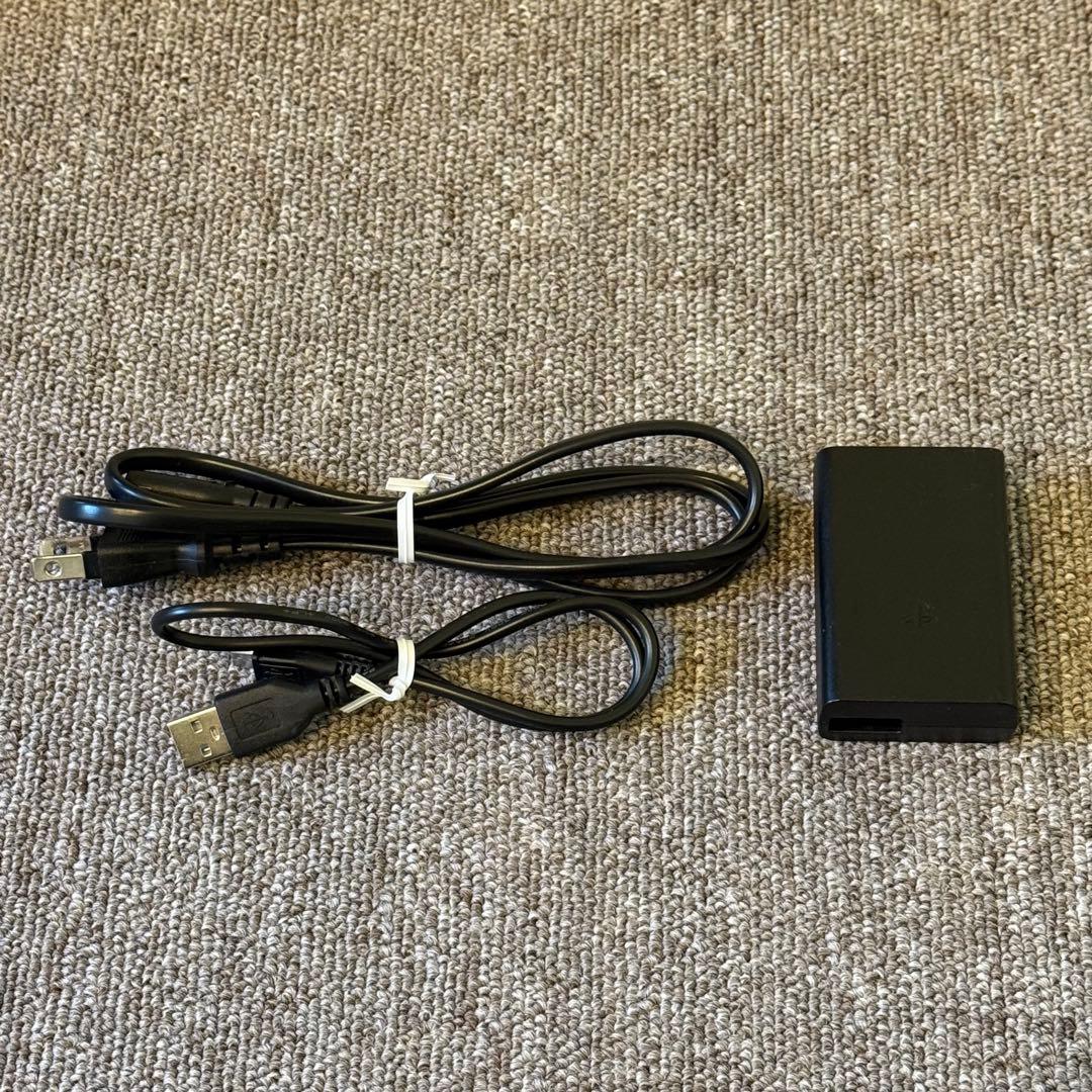 【美品】PSVITA PCH-2000 レッド/ブラック 箱付き