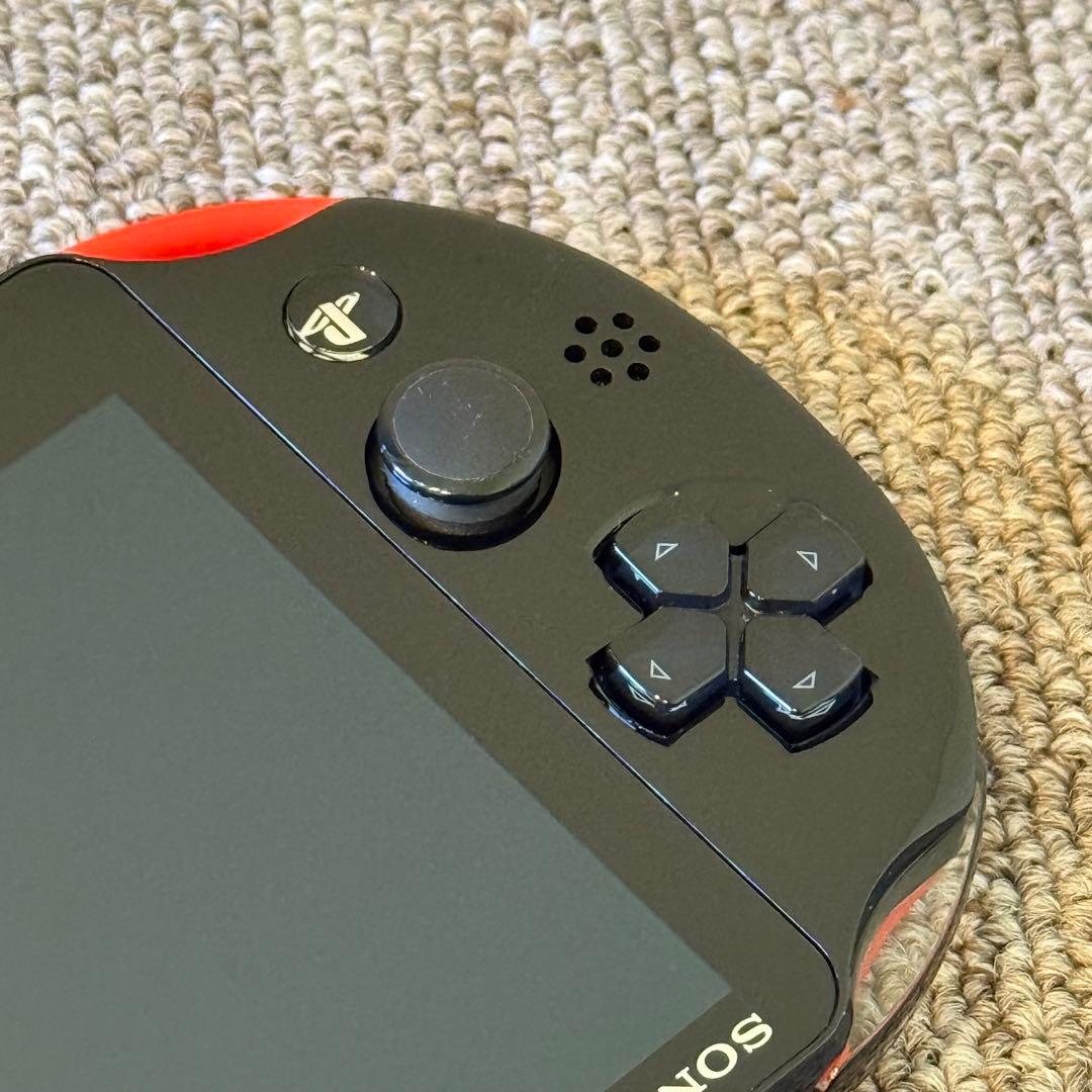 【美品】PSVITA PCH-2000 レッド/ブラック 箱付き