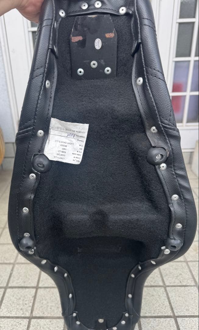岡*様 Lucky Davesラッキーデイブス スポーツスター04以降用シート