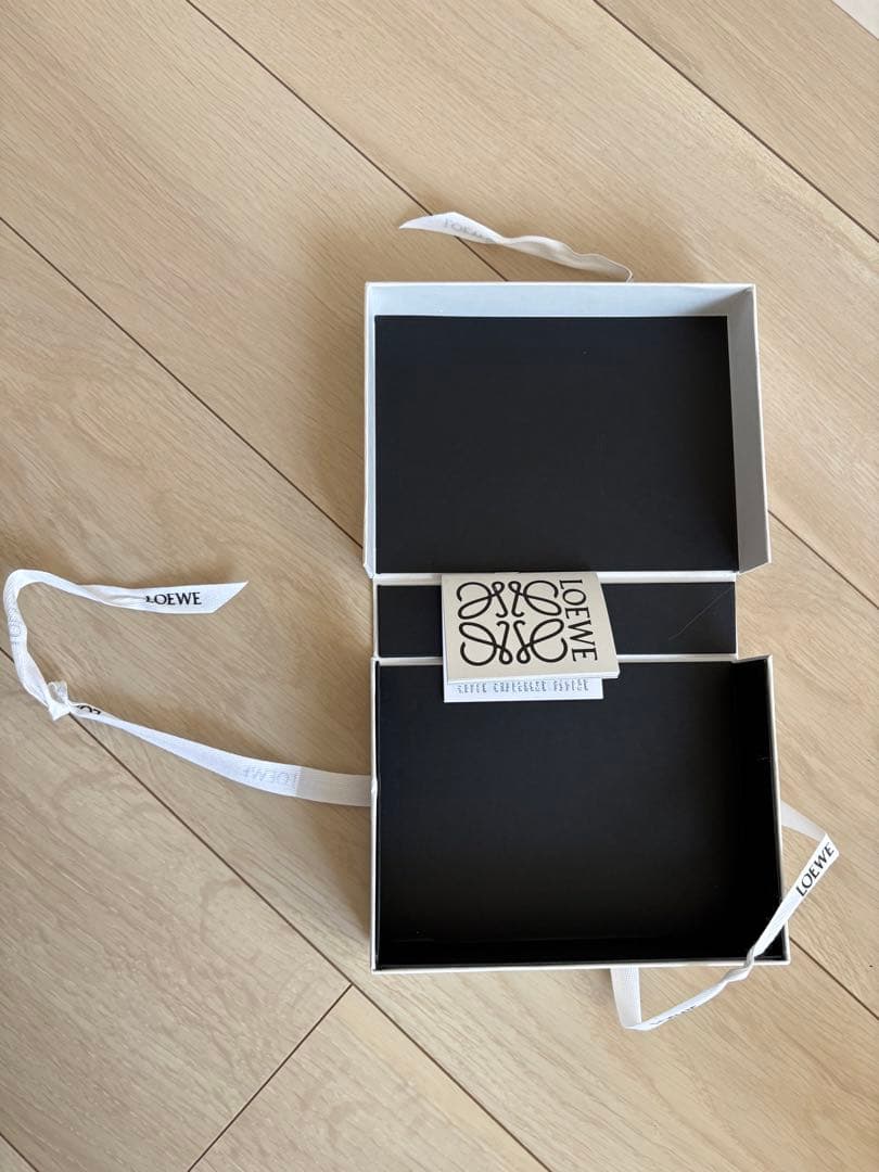 LOEWE アナグラム トライフォールド ベージュ 三つ折り財布 付属品完備