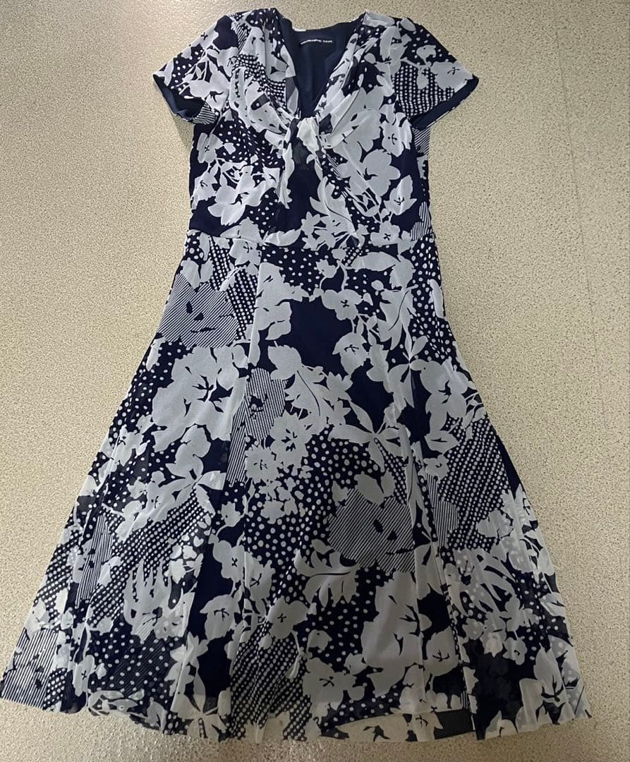 VIVIENNE TAM パワーネット ワンピース 紺色花柄