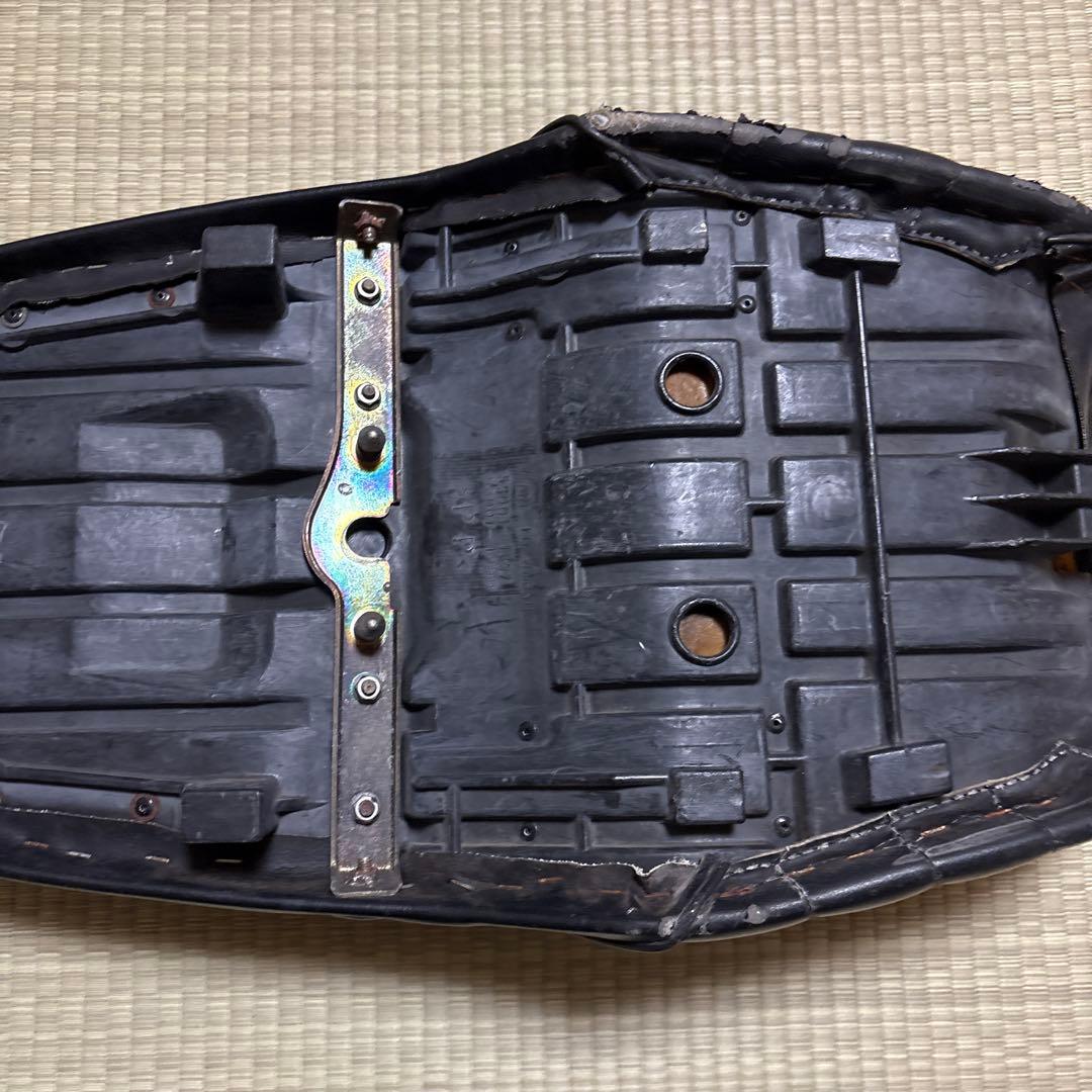 カワサキ　バリオス2 純正シート　２型