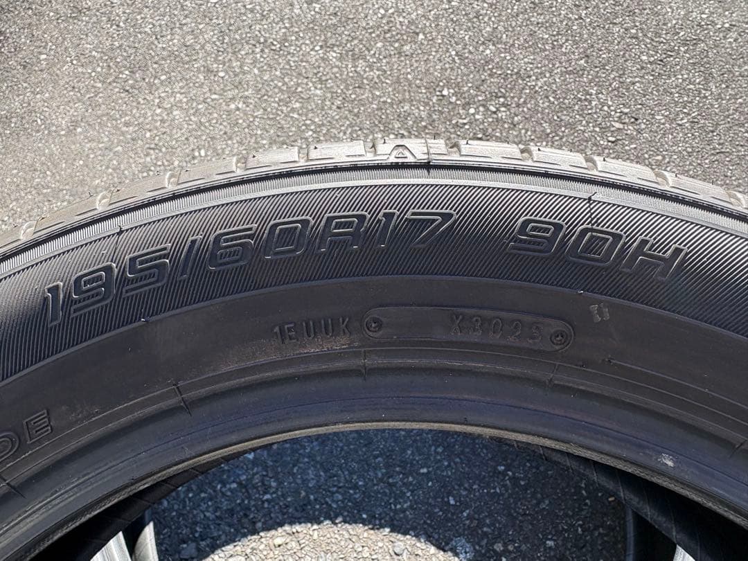 ダンロップ ENASAVE EC300+プリウスライズ新車外し195/60R17