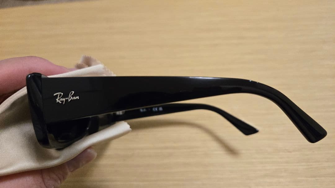 Ray Ban　ブラック スクエアサングラス