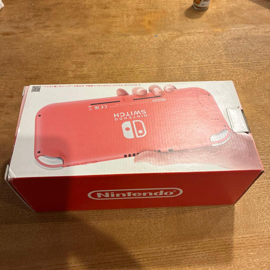 Nintendo Switch Lite コーラル