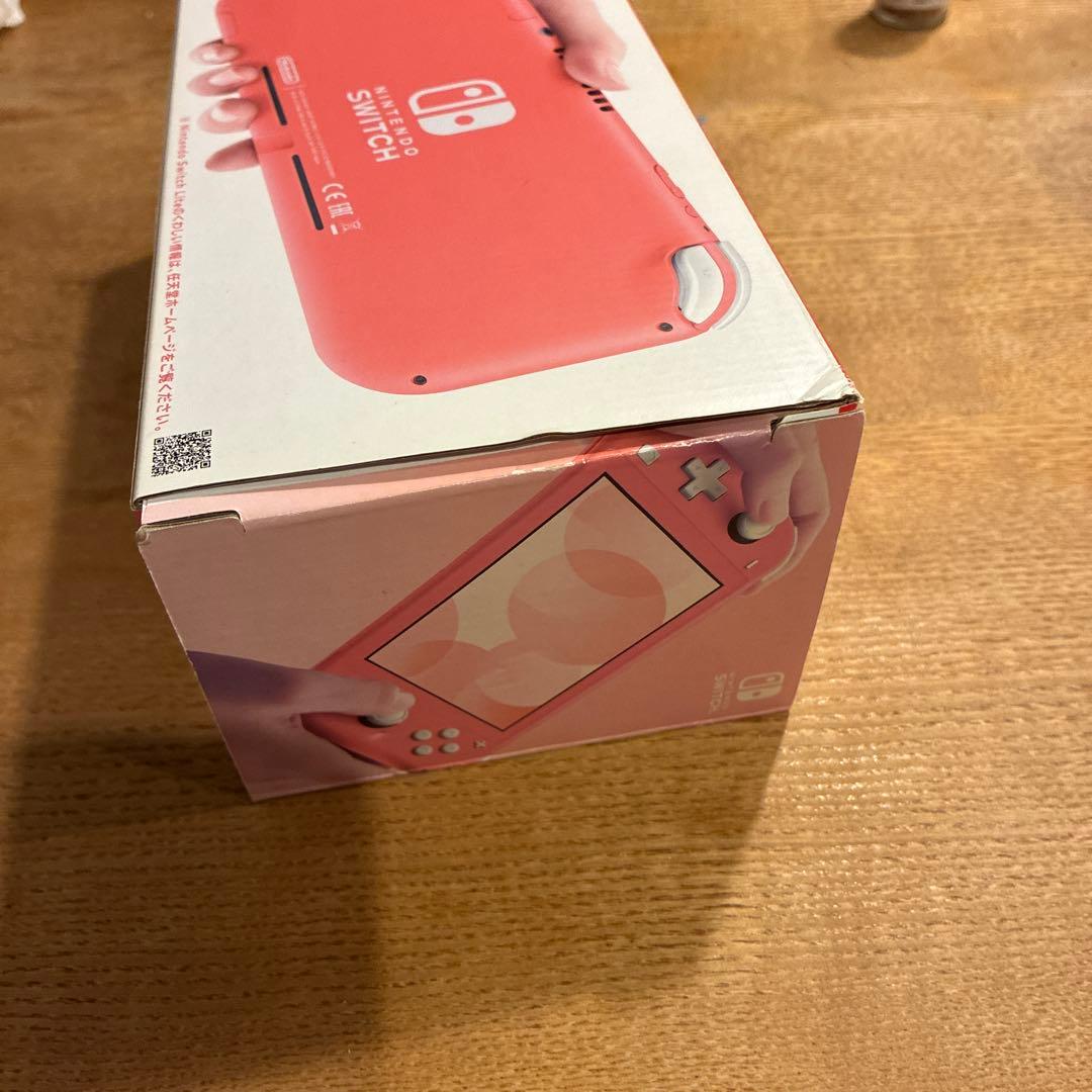 Nintendo Switch Lite コーラル