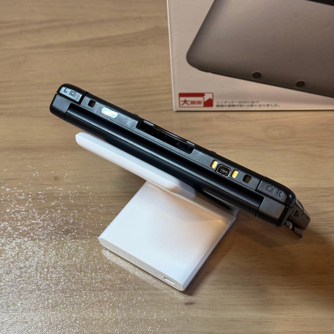 4-214 ニンテンドー3DS LL シルバー×ブラック 箱付き