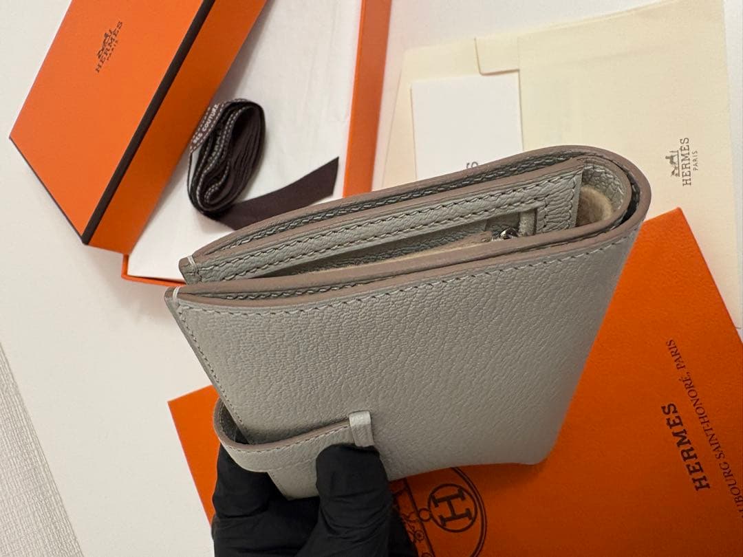 新品未使用【定価以下】HERMES 二つ折り財布 ベアンコンパクトクレ
