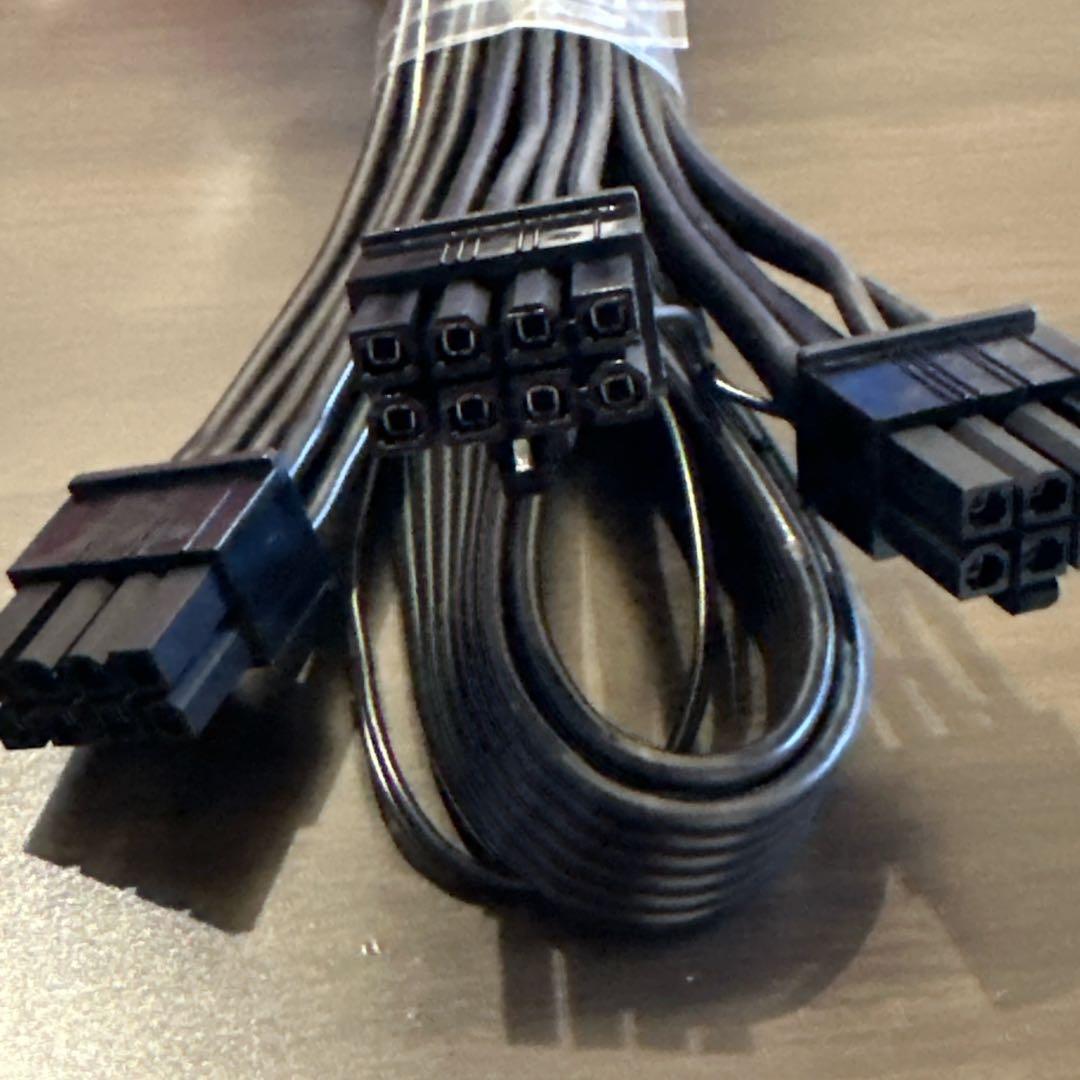 CableMod Basics RT-Series 12VHPWR ケーブル