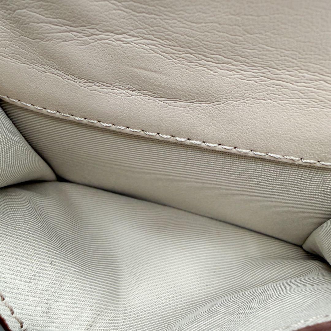未使用 マークジェイコブス グラムショット 三つ折り財布 ベージュ チェーン