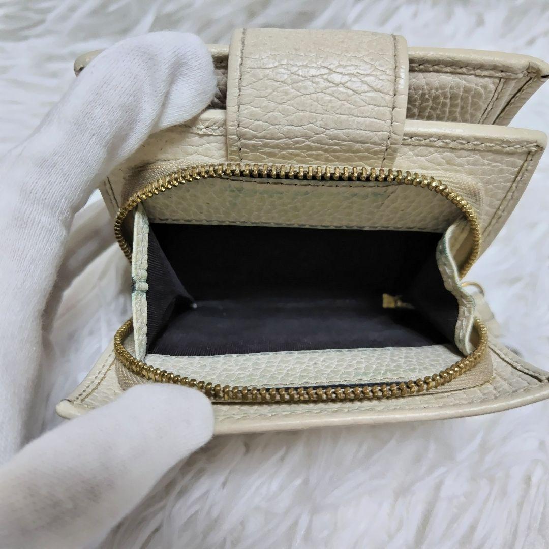 レア美品✨グッチ◇マーモントタブ二つ折り財布　シボ革ゴールド金具アイボリー