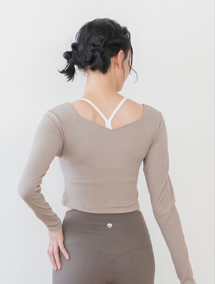 【新品】【SUKALA】ブラトップ付きリブカシュクールトップス／Mサイズ
