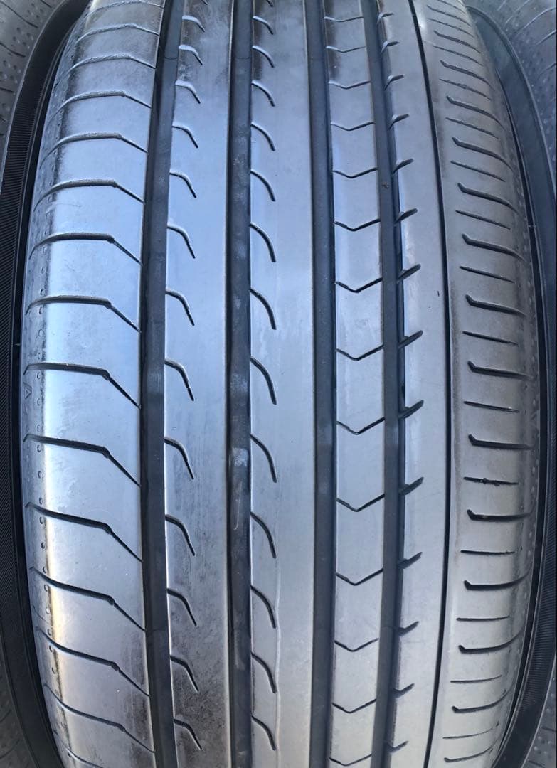 215/55 R17 YOKOHAMA BluEarth RV03ラジアルタイヤ