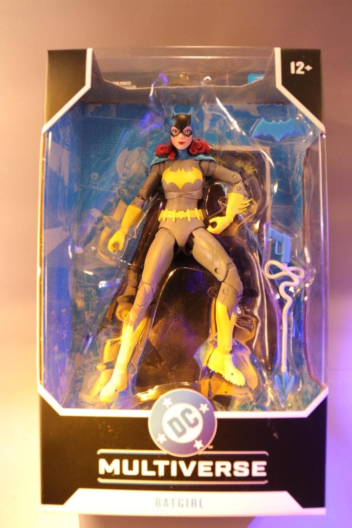 新品・未開封 DCクラシック バットガール（ワイヤー入りケープ付き）