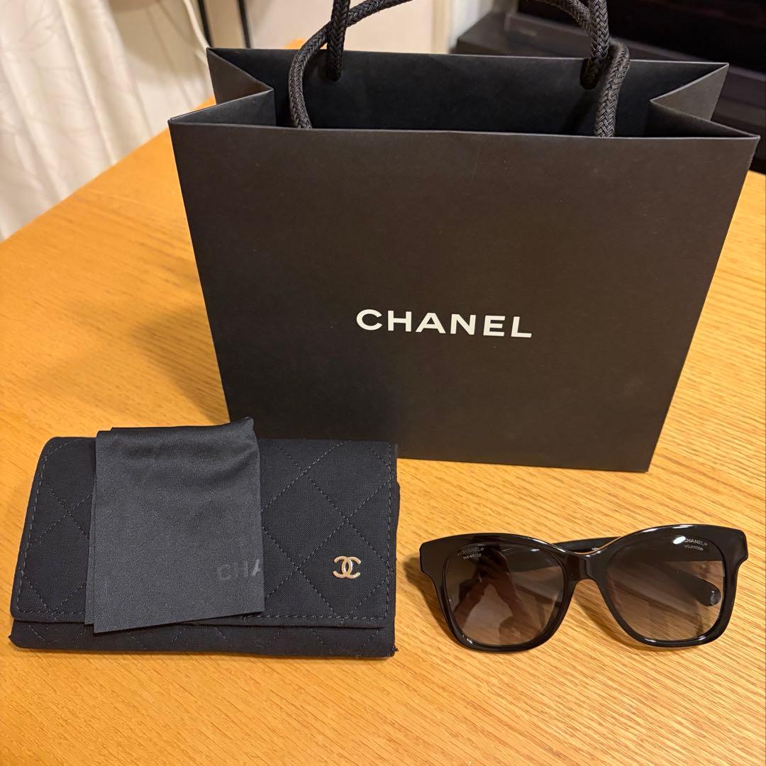 Chanel ブラック キャットアイサングラス ケース付き