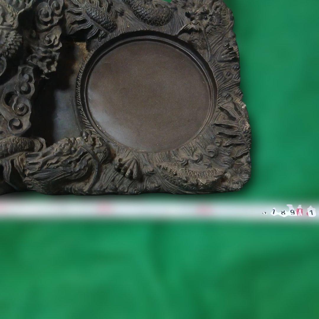 中国端渓麻子？の天然石硯、迫力有る素晴らしい雲龍の彫刻、裏面に碑文あり