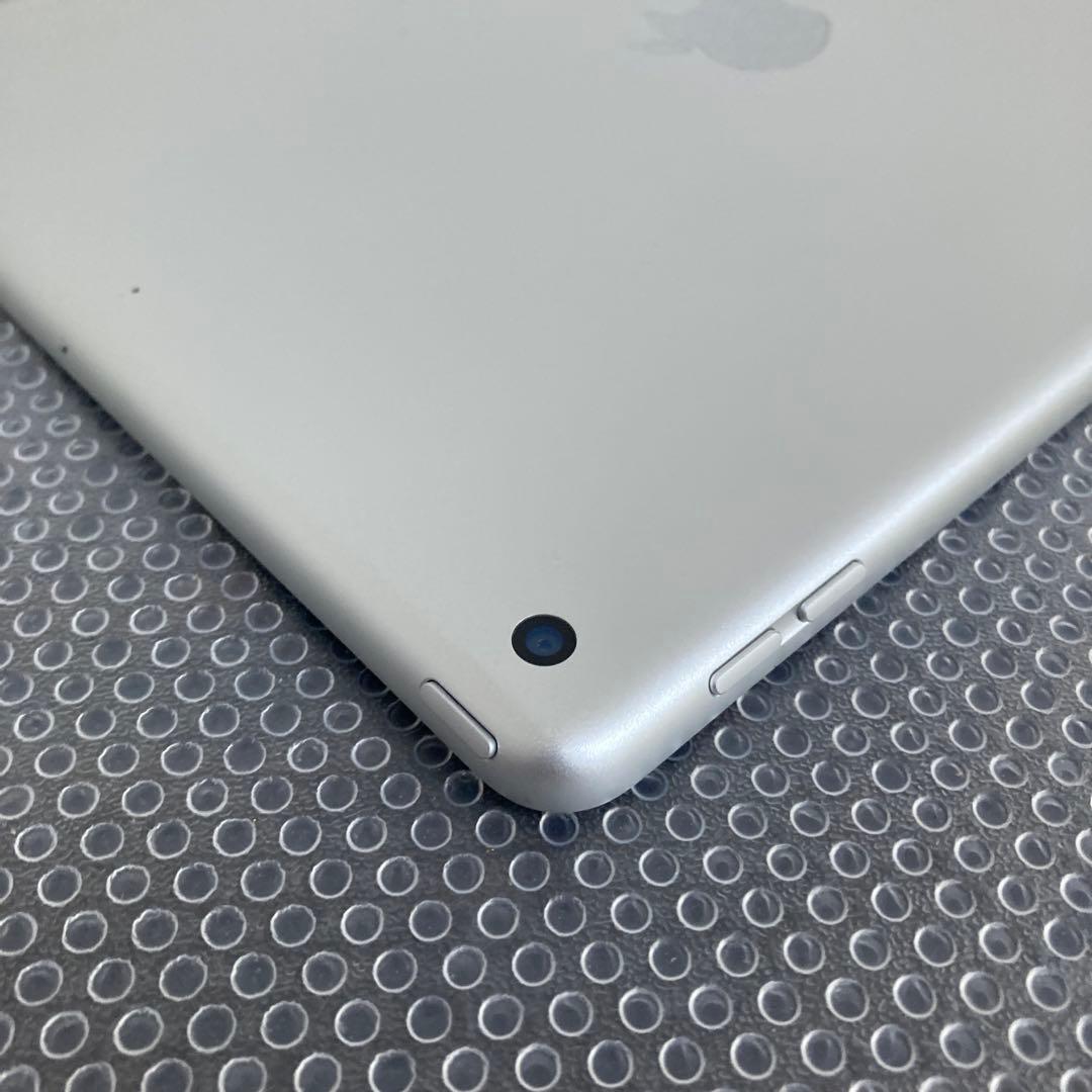 703【早い者勝ち】iPad8 第8世代 32GB WIFIモデル☆