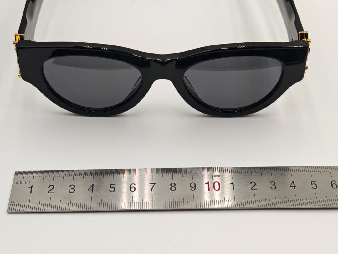 SAINT LAURENT サングラス キャットアイ 黒×ゴールド　美品