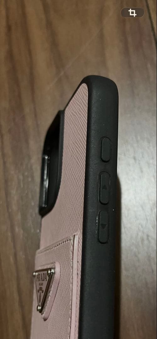 美品　PRADA iPhone 16 ケース カードポケット付き
