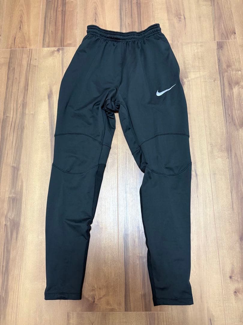 NIKEセットアップ　トレーニングウェアー