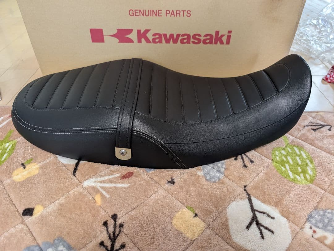 z900rs用 純正アンコ抜きシート