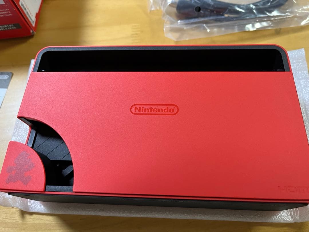 Nintendo Switch マリオレッド 美品