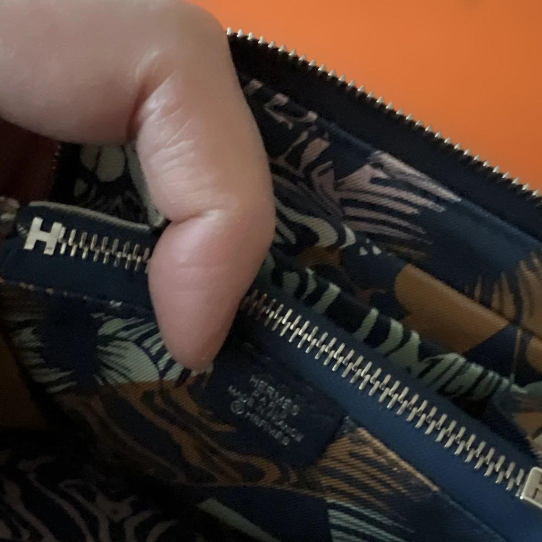 HERMES エルメス　シルクインコンパクト　濃紺